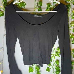 Brandy Melville long sleeve crop